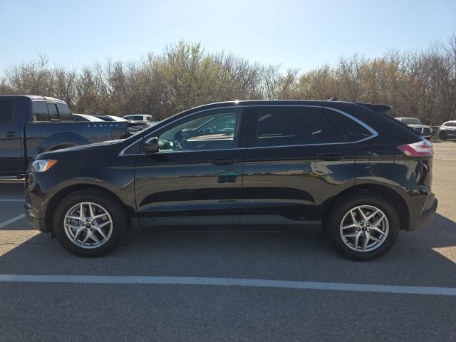 Used 2024 Ford Edge SEL image 2