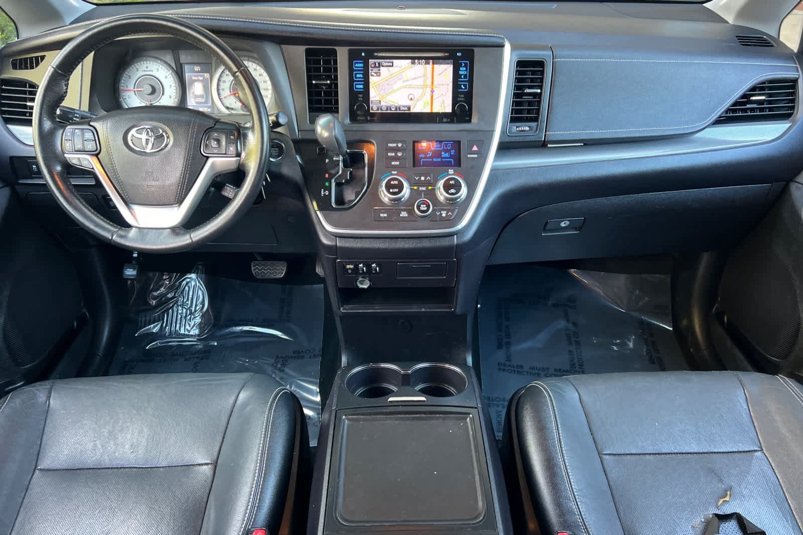Used 2015 Toyota Sienna SE w/ SE Preferred Package FWD image 3