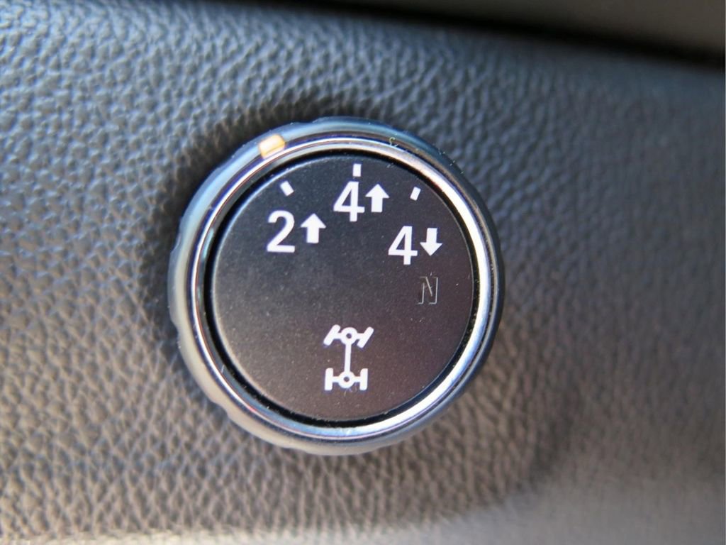 Used 2016 Chevrolet Colorado LT w/ LT Convenience Package image 12