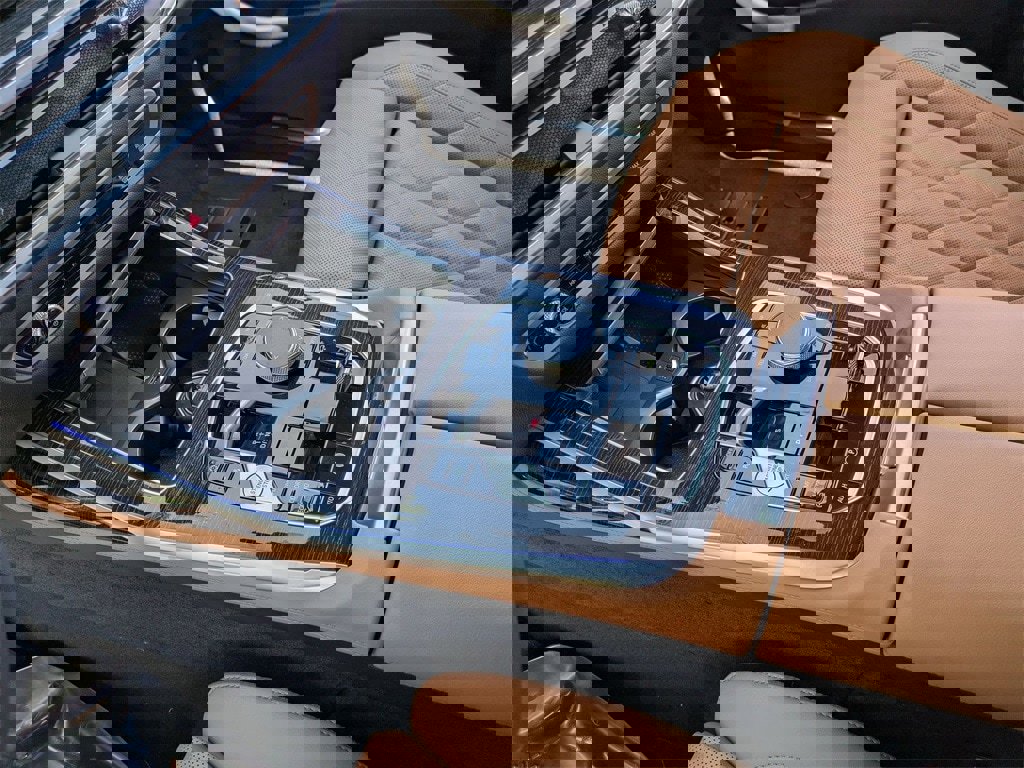 New 2026 BMW X7 xDrive40i w/ M Sport Package image 16