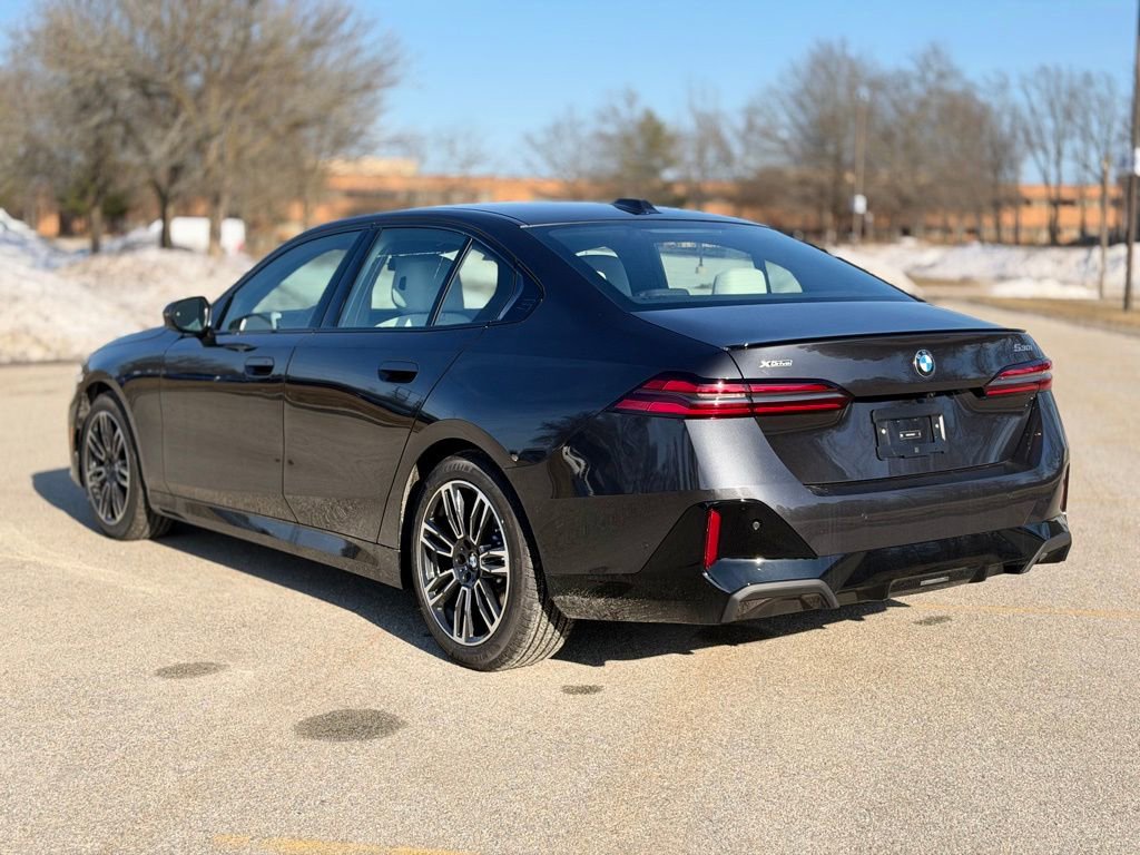 New 2026 BMW 530i xDrive w/ M Sport Package AWD/4WD image 4