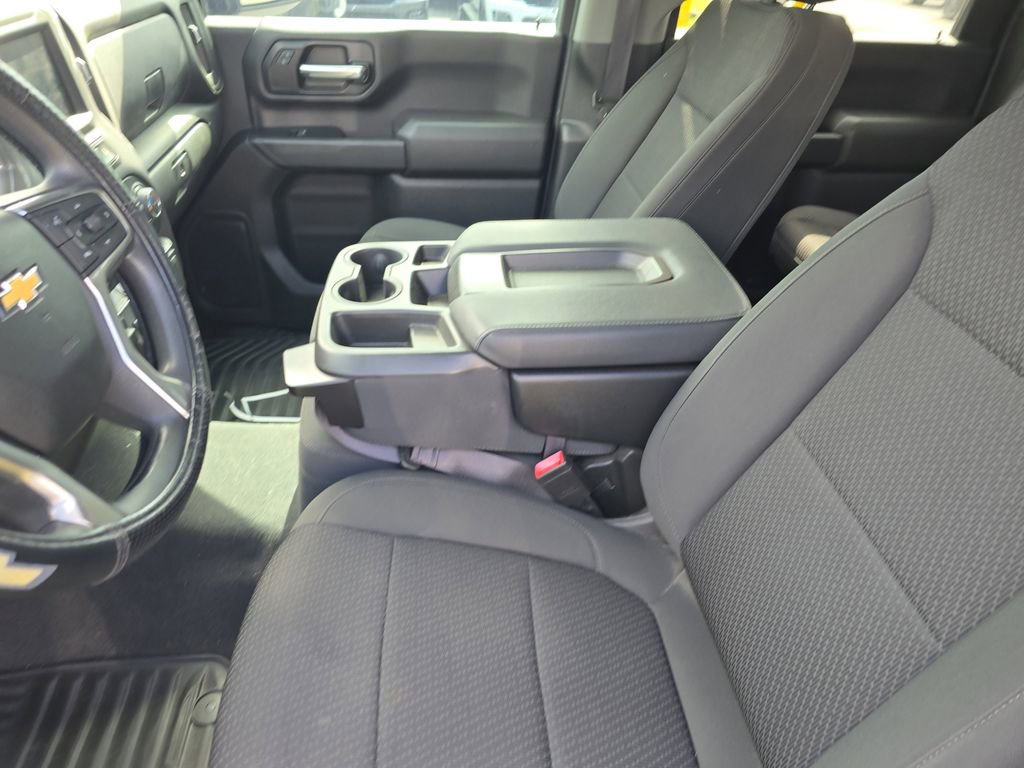 Used 2022 Chevrolet Silverado 2500 Custom w/ Custom Value Package image 17