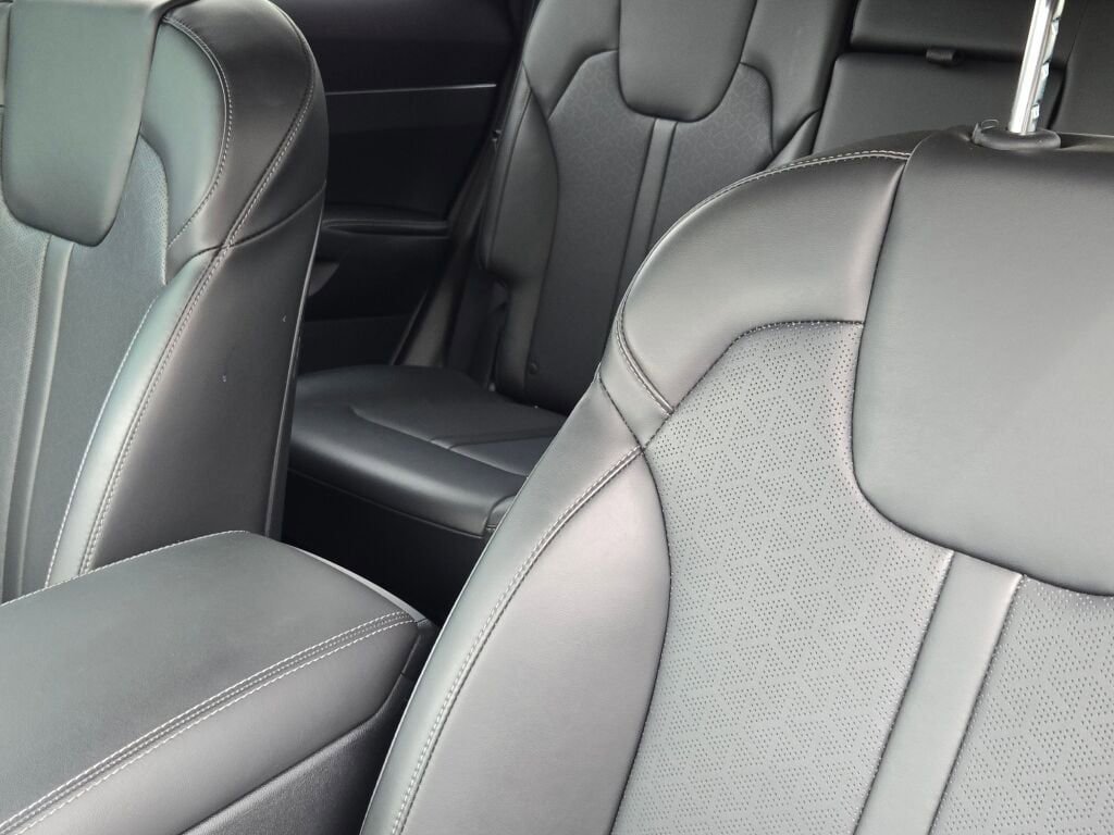 Used 2023 Kia Sorento S image 22