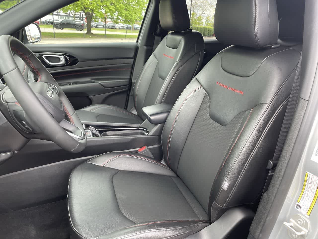 Used 2024 Jeep Compass Trailhawk AWD/4WD image 12