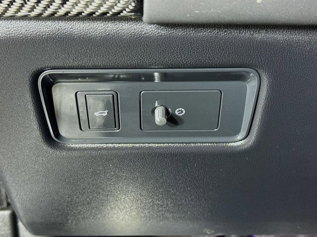 Used 2020 Land Rover Range Rover Sport SVR image 10