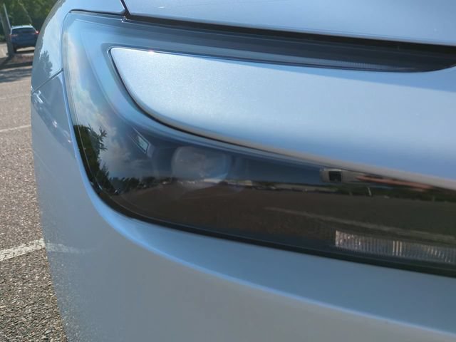 Used 2025 Toyota Prius LE FWD image 10