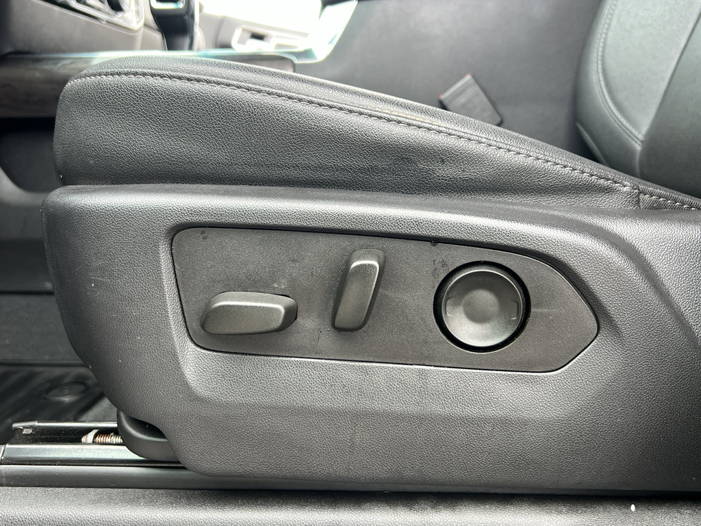 Used 2023 Chevrolet Silverado 1500 LTZ w/ Z71 Off-Road Package image 19