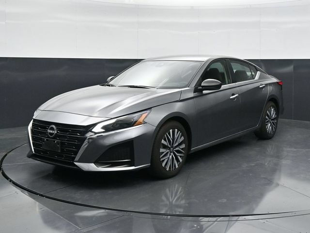 Used 2025 Nissan Altima 2.5 SV FWD image 5