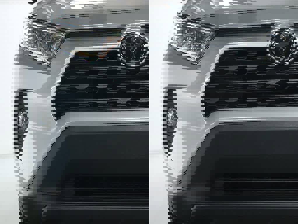 Certified 2020 Toyota RAV4 XLE image 5