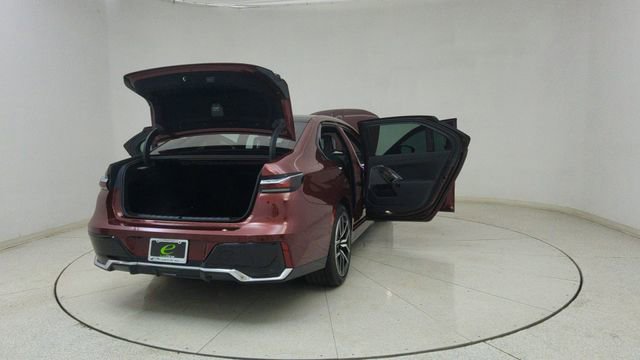 Used 2025 BMW 740i image 81