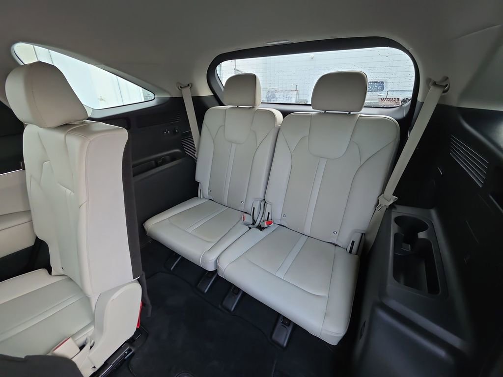 Used 2024 Kia Sorento S image 23