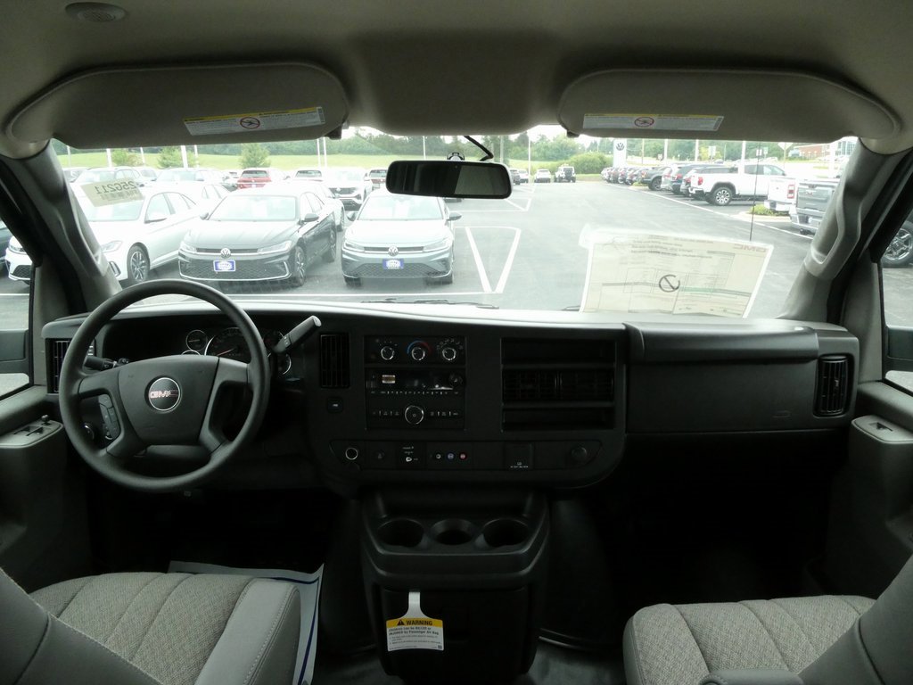 New 2025 GMC Savana 3500 w/ Driver Convenience Package image 38