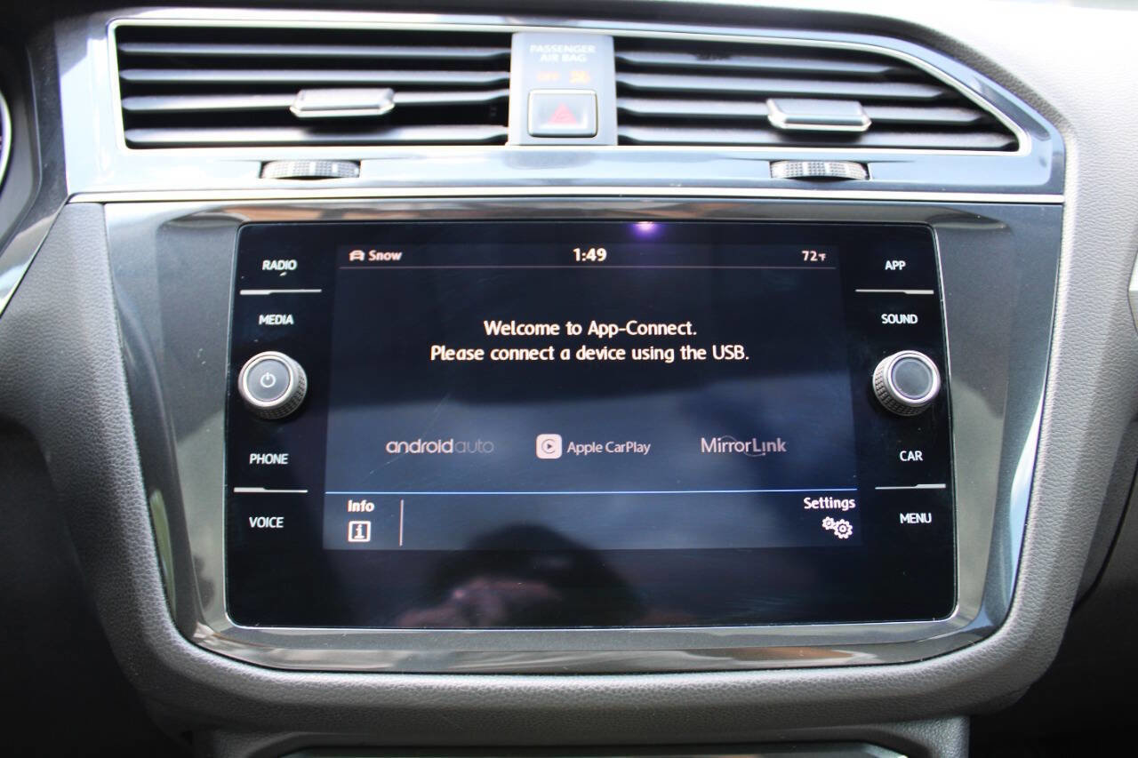 Used 2018 Volkswagen Tiguan SE AWD/4WD image 18