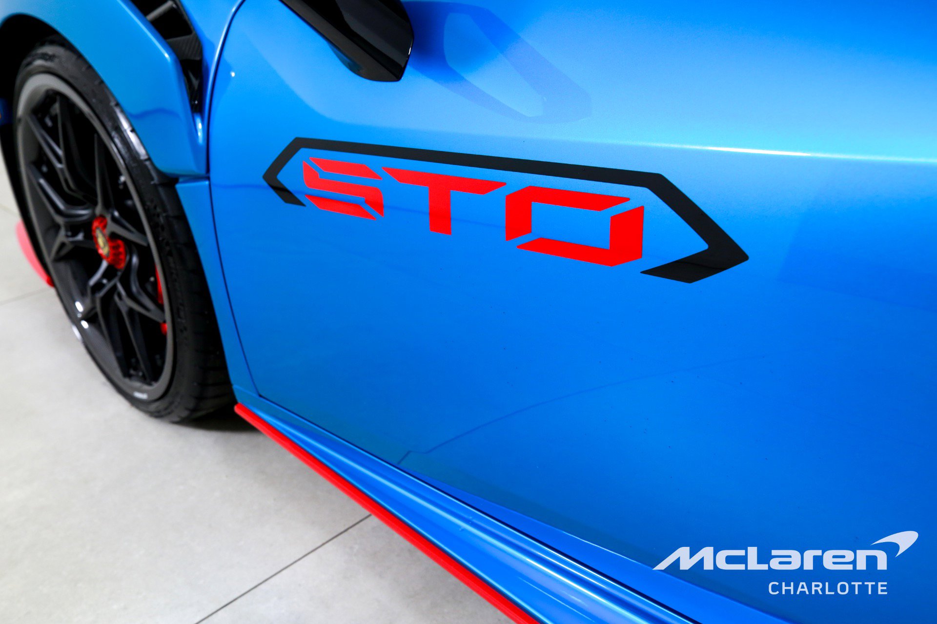 Used 2023 Lamborghini Huracan STO image 29