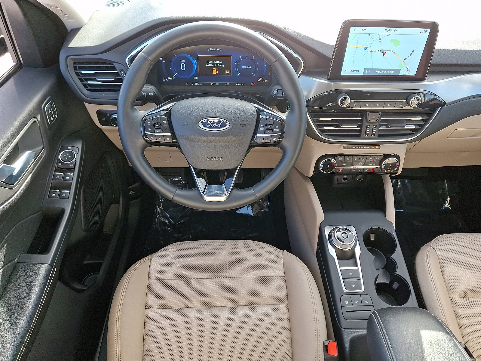 Used 2022 Ford Escape Titanium w/ Class II Trailer Tow Package image 12