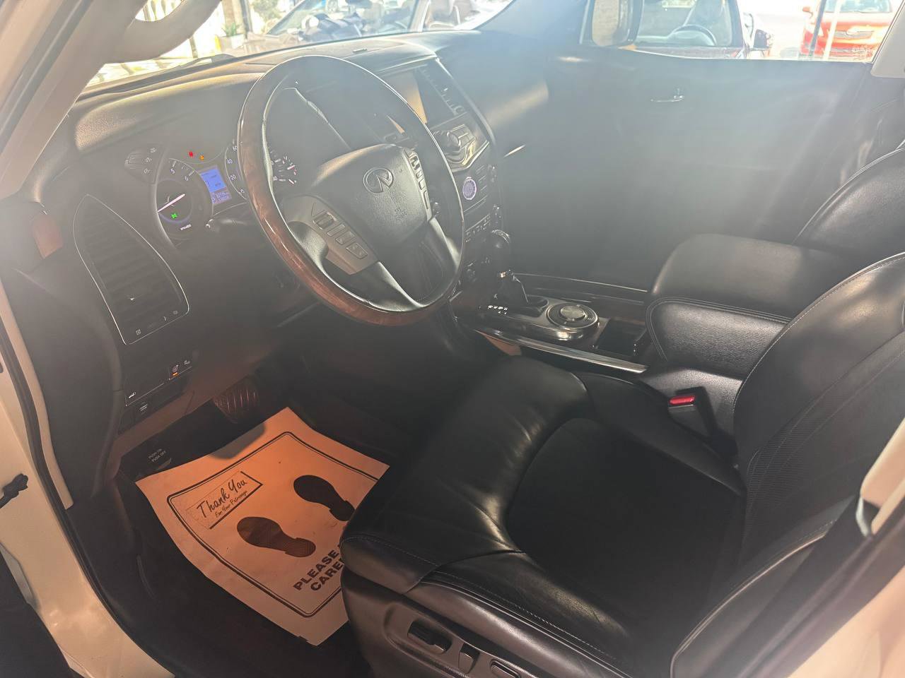 Used 2017 INFINITI QX80 2WD w/ Deluxe Technology Package image 24