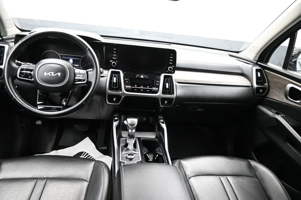 Used 2022 Kia Sorento S AWD/4WD image 16