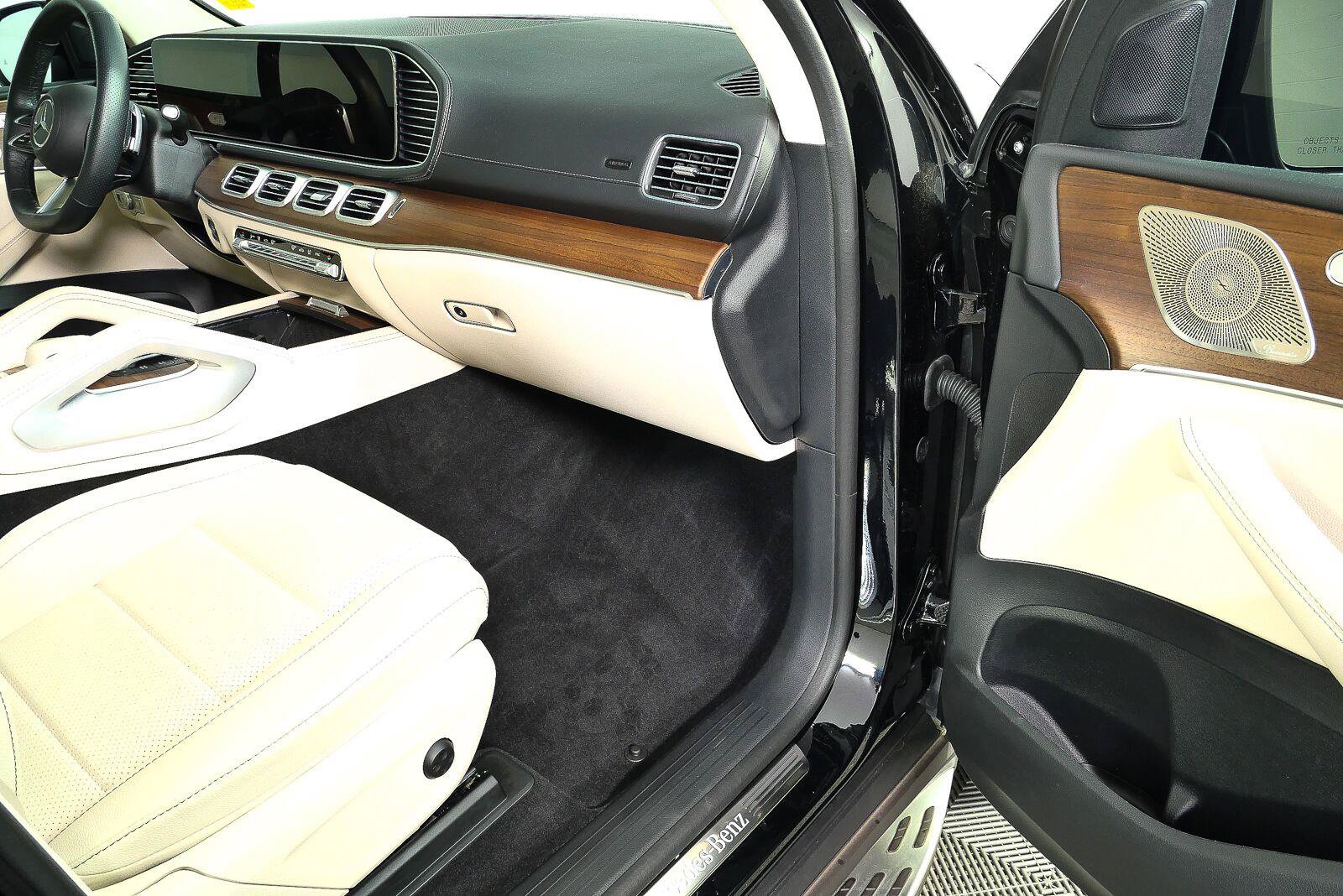 Used 2025 Mercedes-Benz GLS 450 4MATIC image 24