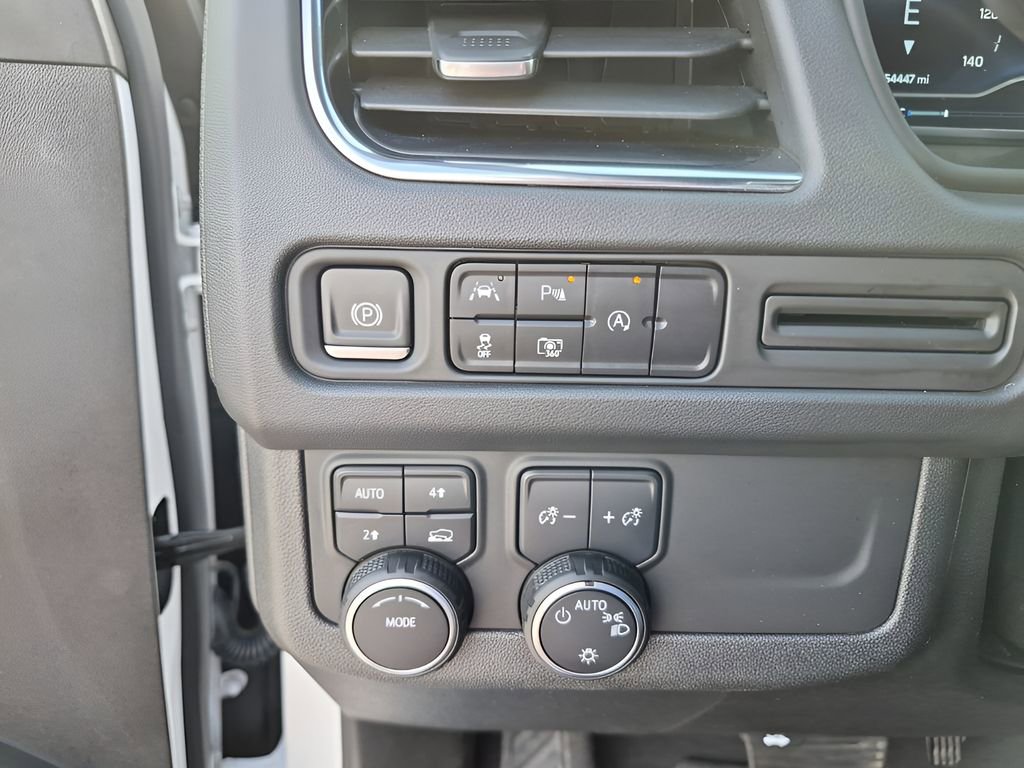 Used 2023 Chevrolet Suburban RST w/ Luxury Package image 33