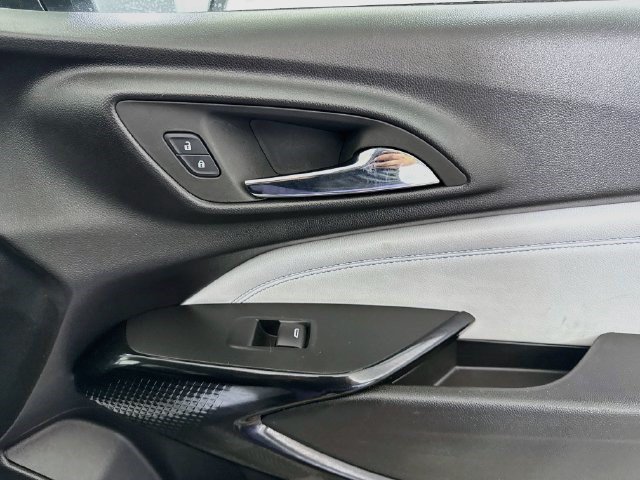 Used 2026 Chevrolet Trax LT FWD image 30