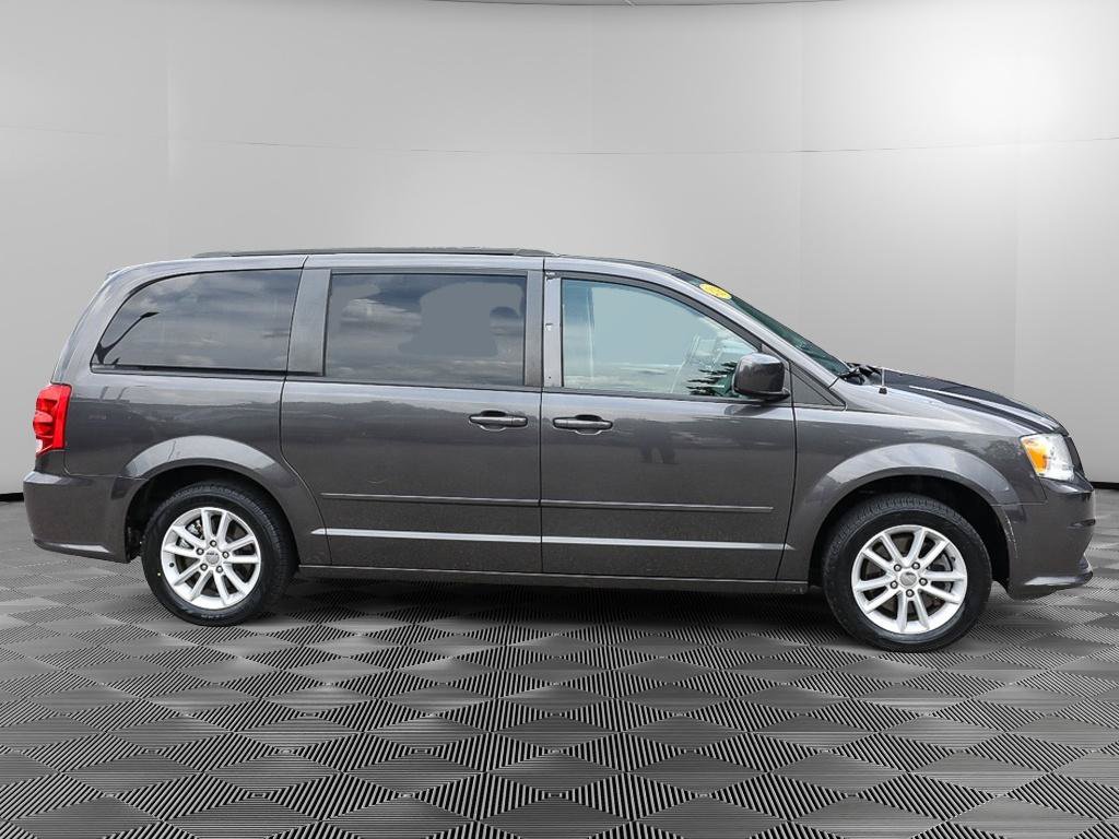 Used 2016 Dodge Grand Caravan SXT FWD image 9