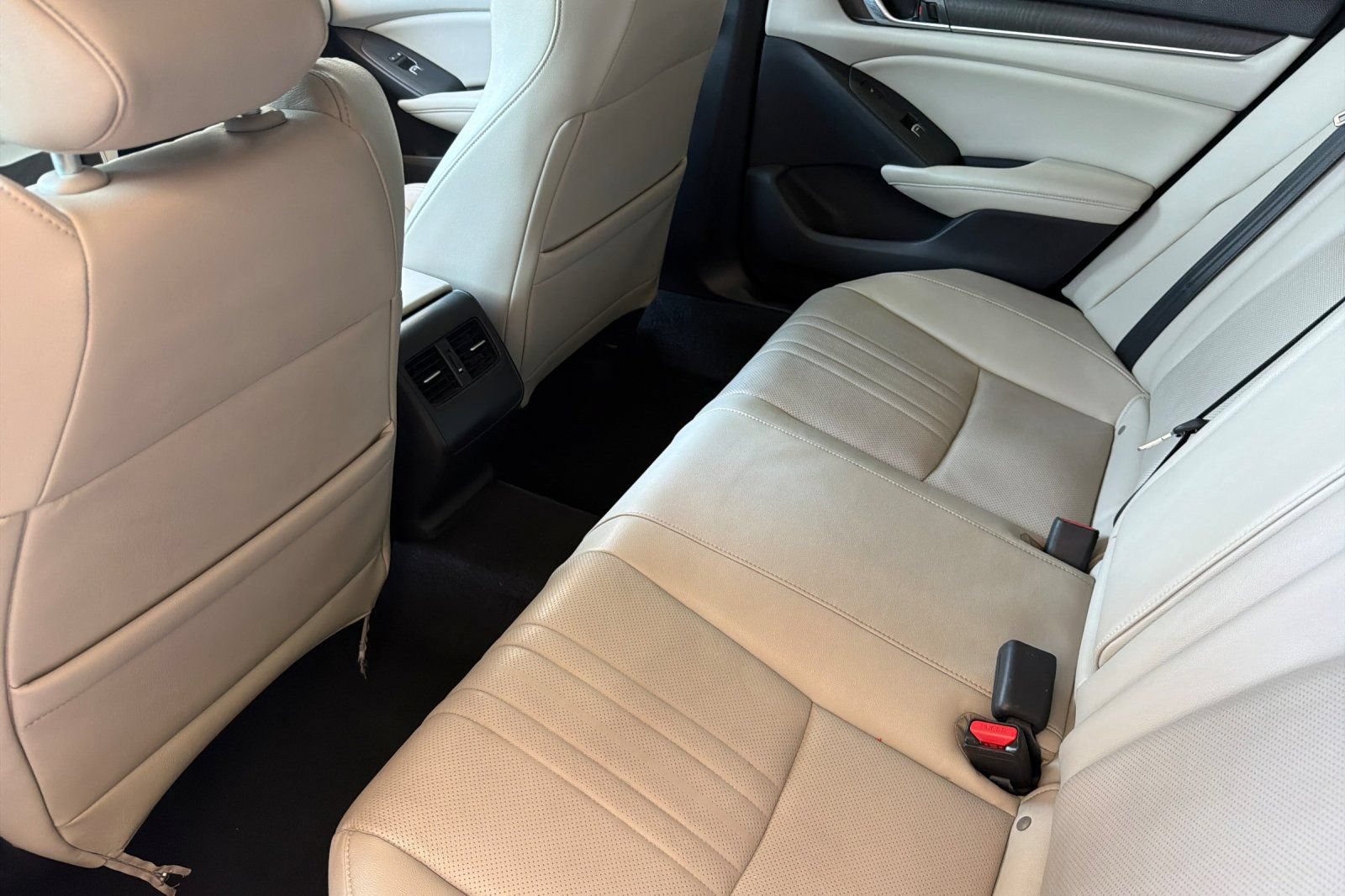 Used 2019 Honda Accord Touring image 12