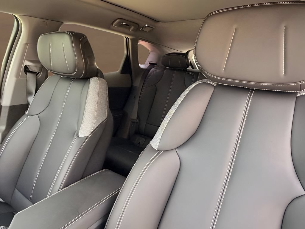 New 2026 Cadillac Optiq Luxury 1 w/ LPO, Floor Liner Package AWD/4WD image 9