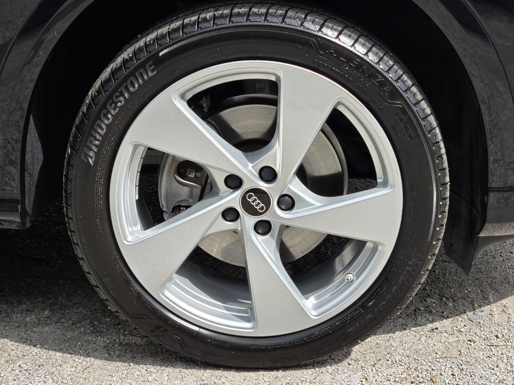 Certified 2025 Audi Q5 Premium Plus w/ Premium Plus AWD/4WD image 16