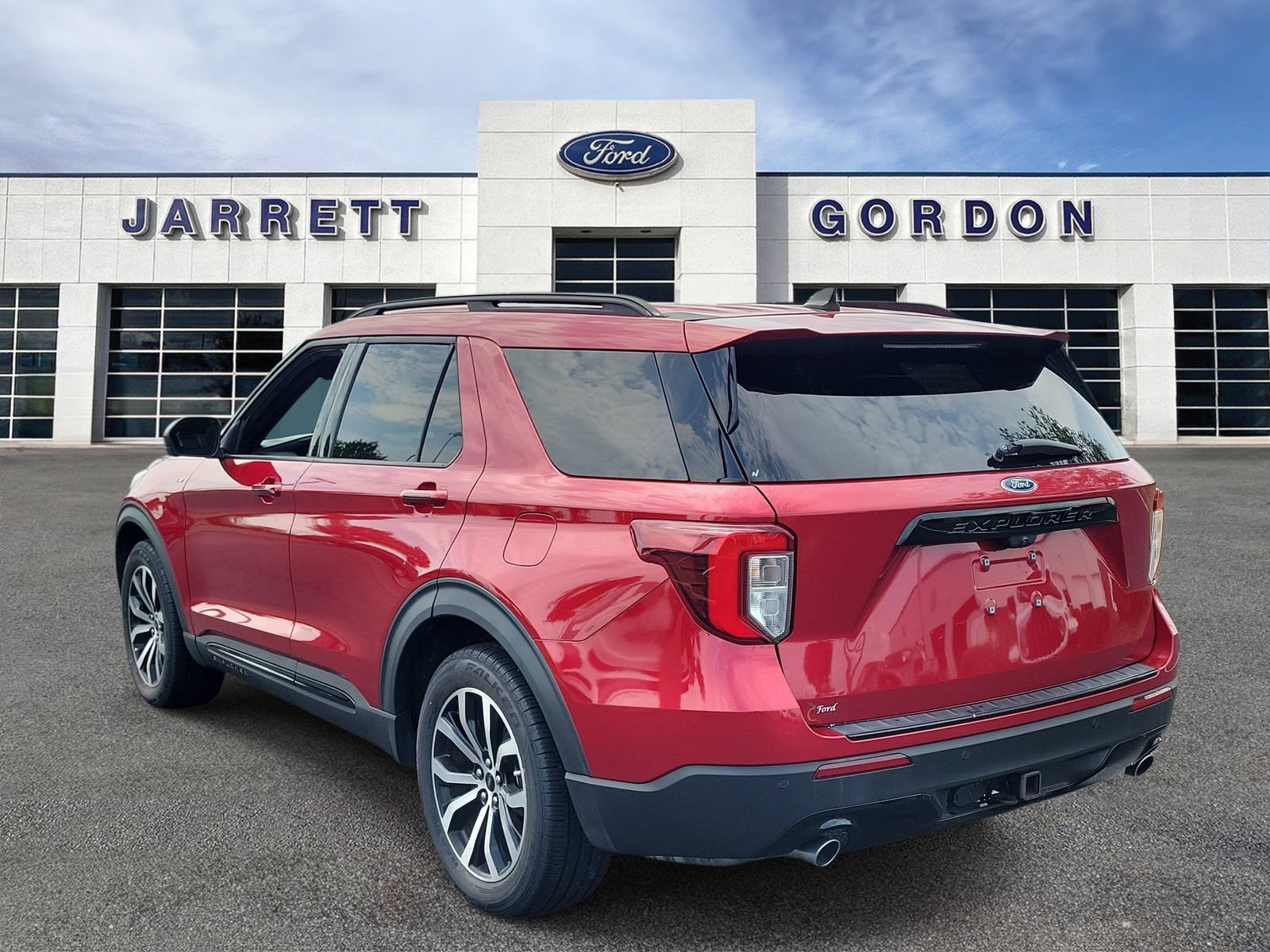Certified 2022 Ford Explorer ST-Line w/ Class IV Trailer Tow Package RWD image 3