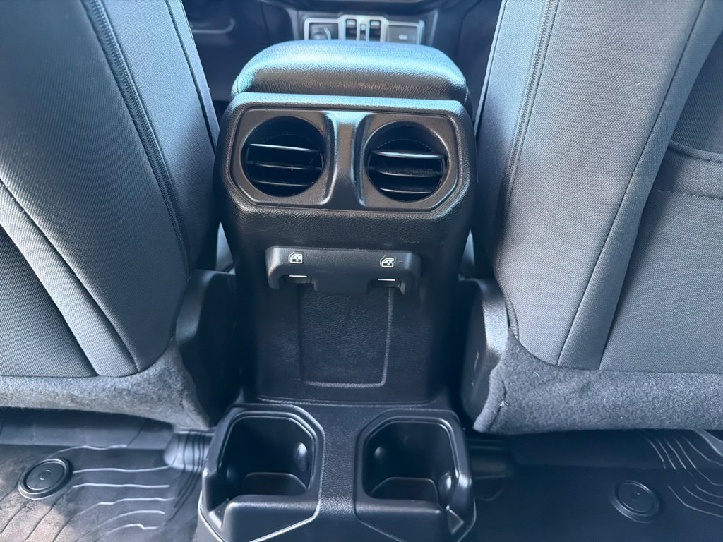 Used 2020 Jeep Wrangler Unlimited Sport AWD/4WD image 34