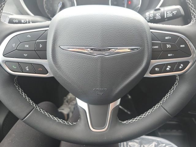 New 2026 Chrysler Pacifica Select image 12