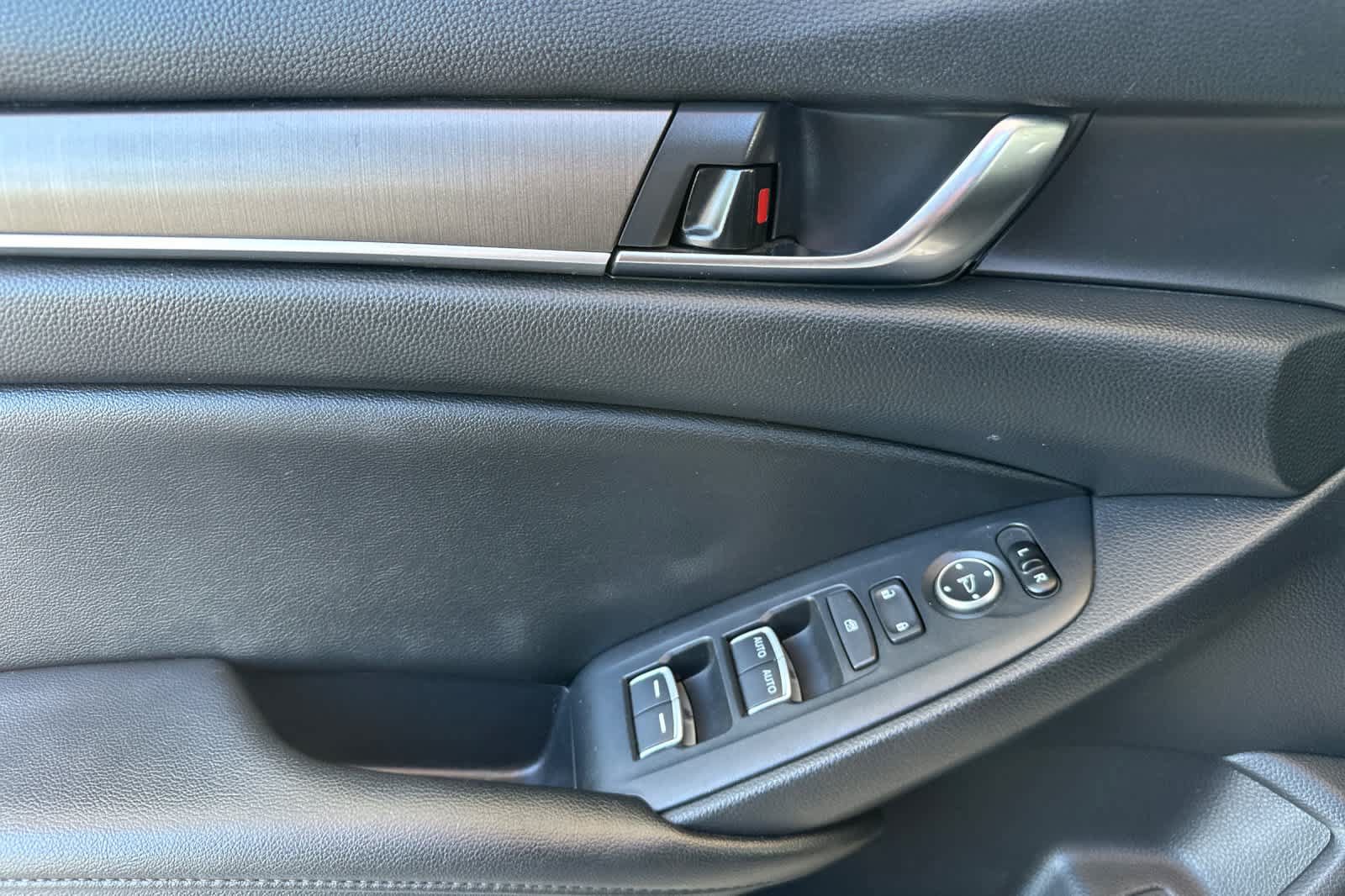Used 2020 Honda Accord LX image 12