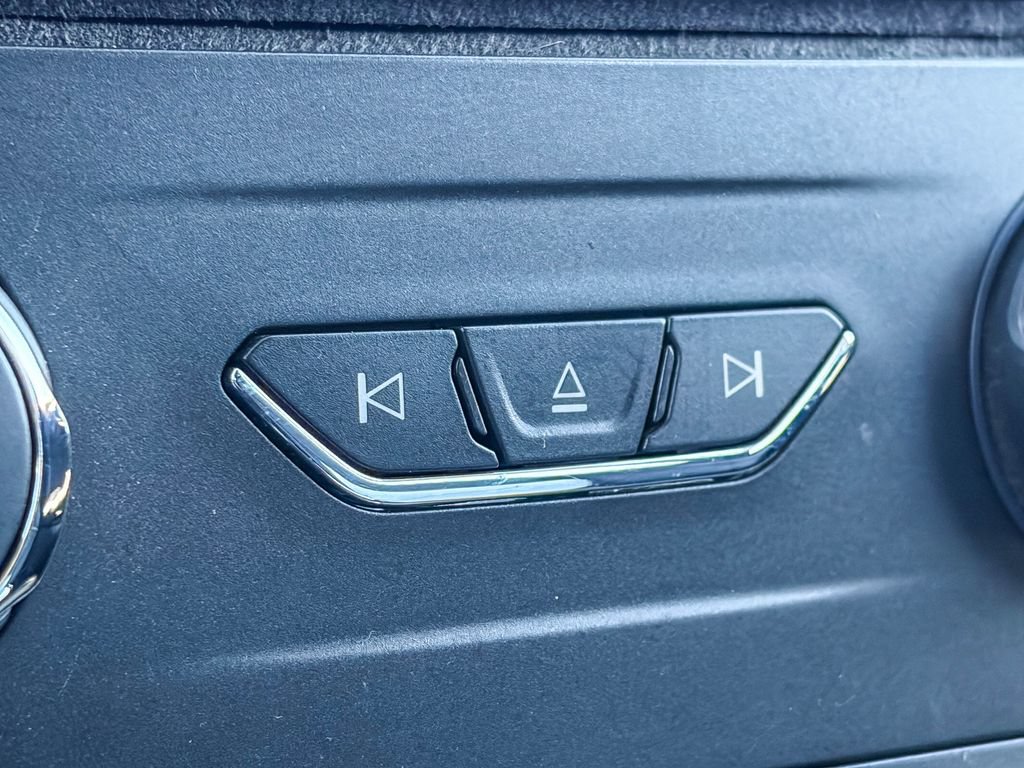 Used 2018 Ford Edge SEL w/ Equipment Group 201A FWD image 30