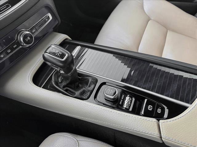Used 2019 Volvo XC90 T6 Momentum w/ Advanced Package AWD/4WD image 16