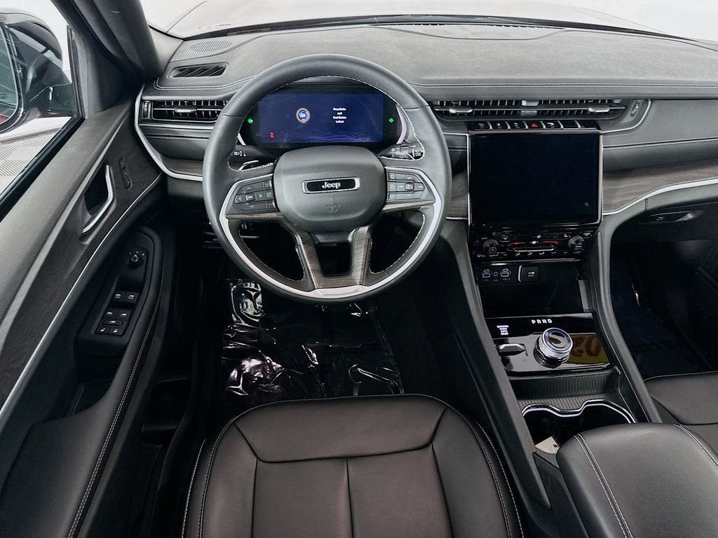Certified 2025 Jeep Grand Cherokee Limited image 34