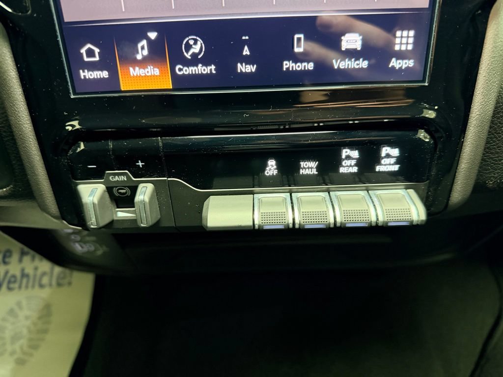 Used 2025 RAM 2500 Big Horn AWD/4WD image 14