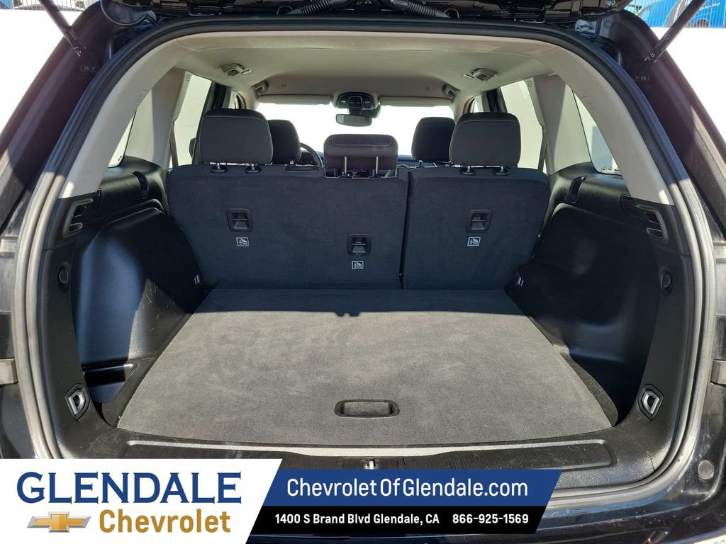 Used 2023 Jeep Grand Cherokee Laredo AWD/4WD image 19