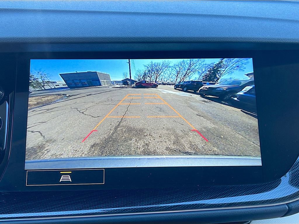 Used 2022 Buick Envision Essence w/ Safety Package image 15