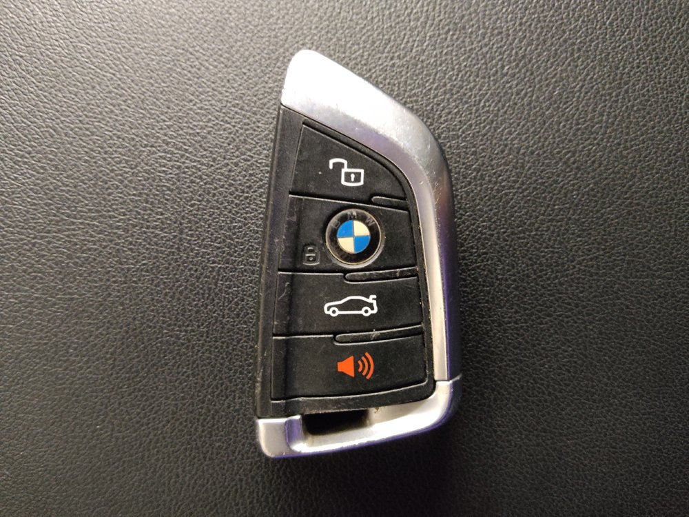 Used 2021 BMW 330e w/ Convenience Package RWD image 32