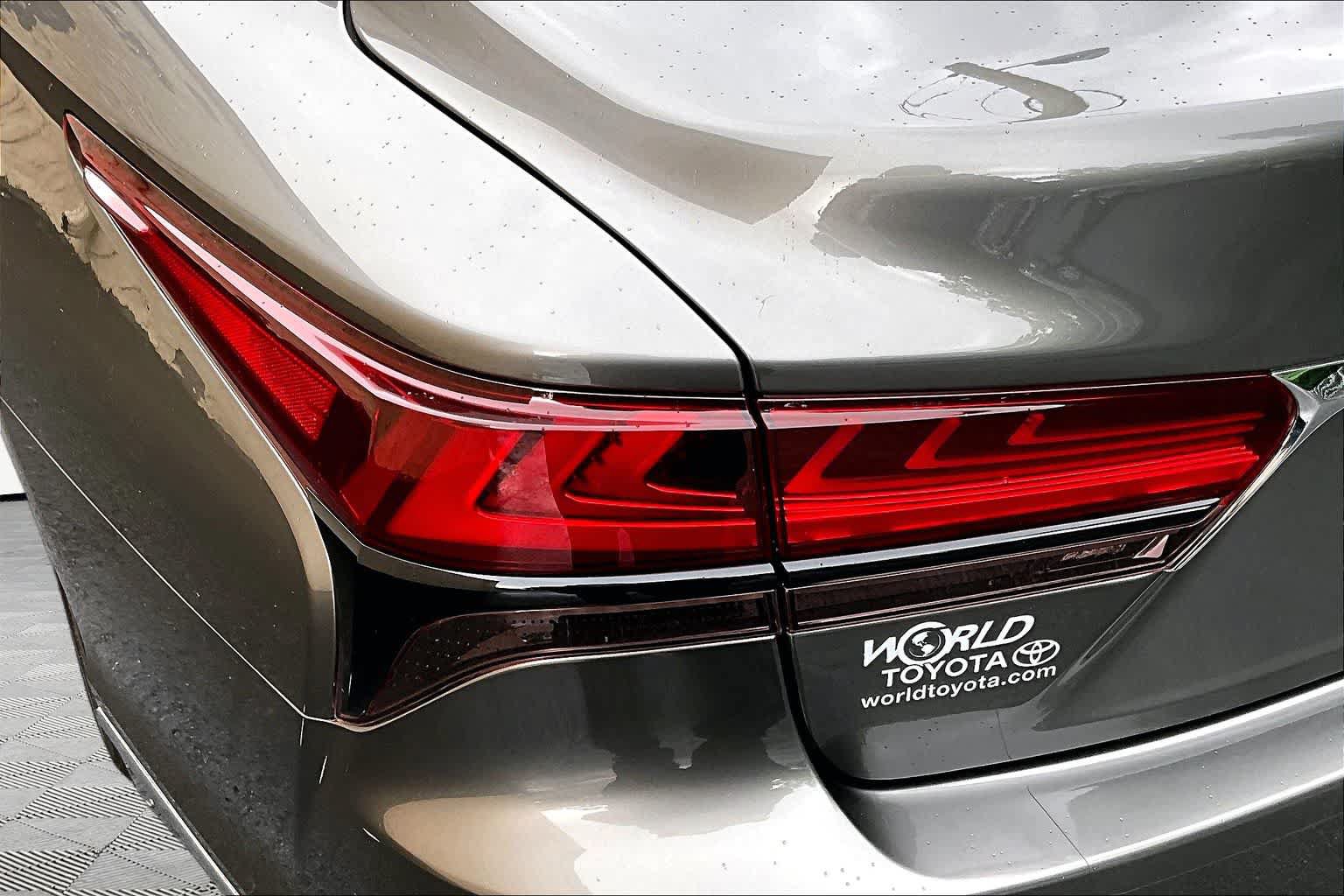 Used 2022 Lexus LS 500 AWD w/ Accessory Package (Z2) image 29