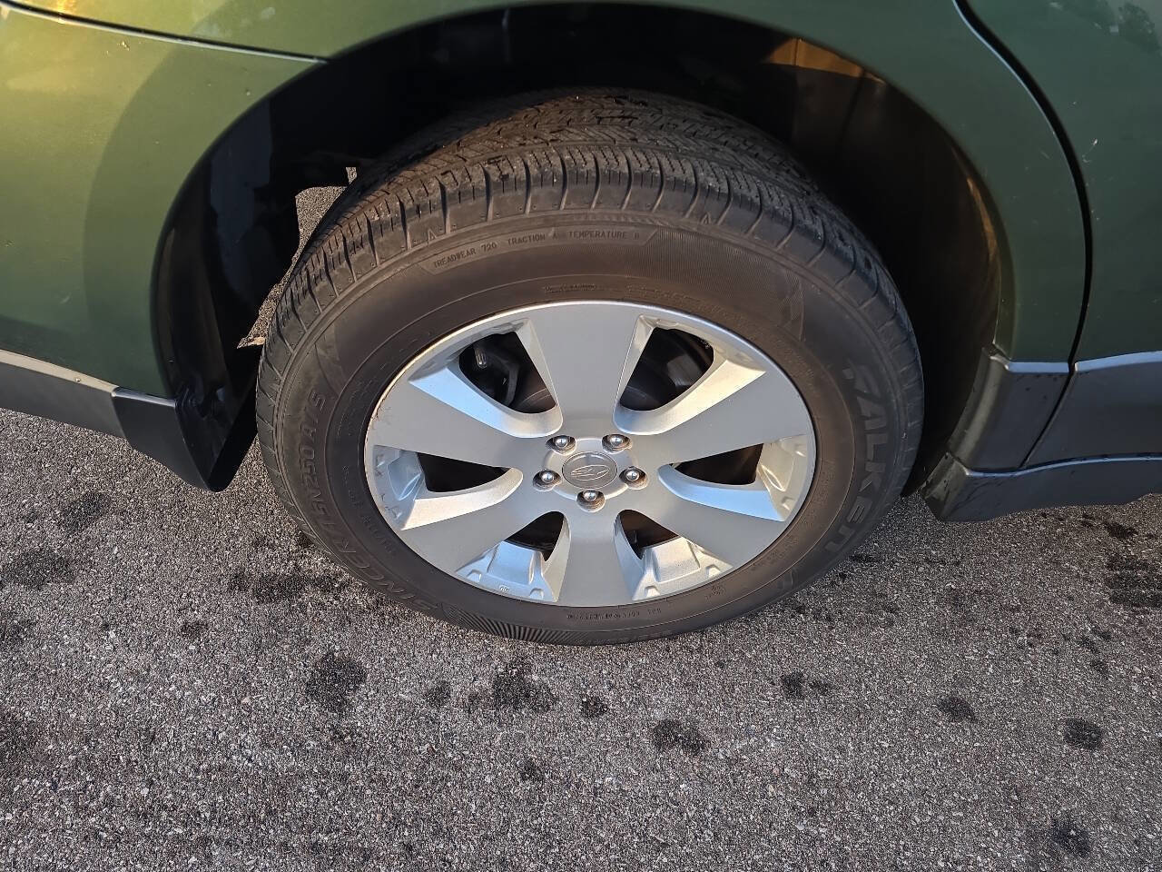 Used 2010 Subaru Outback 2.5i Premium image 13