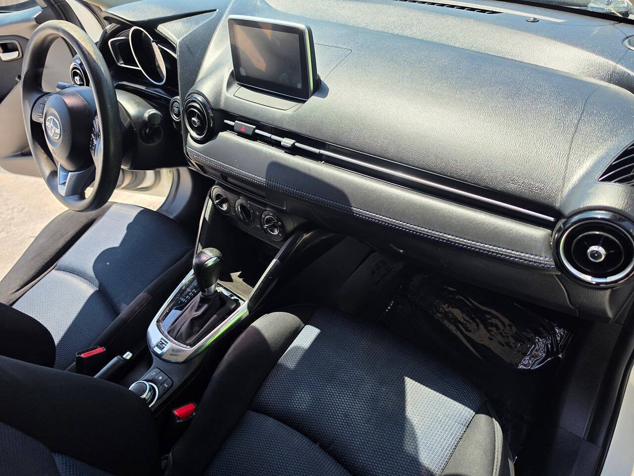 Used 2016 Scion iA FWD image 34