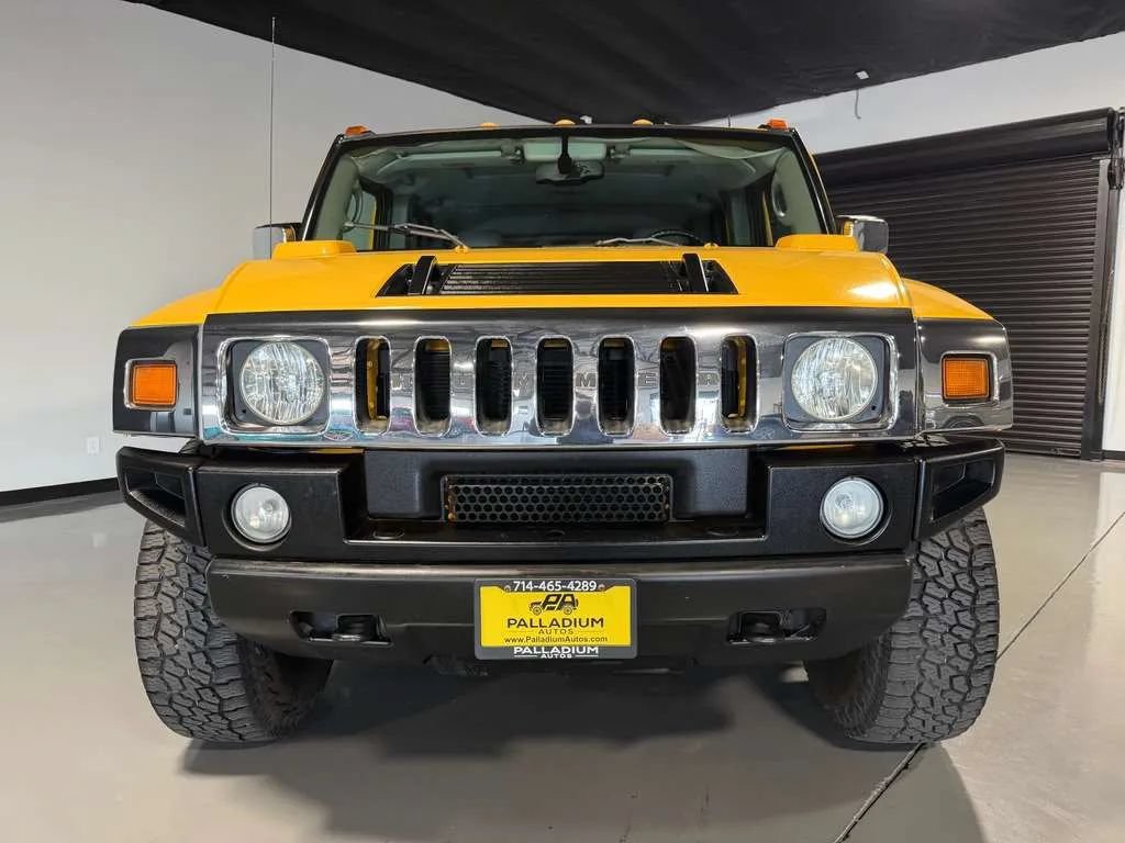 Used 2004 HUMMER H2 w/ Preferred Equipment Group AWD/4WD image 2