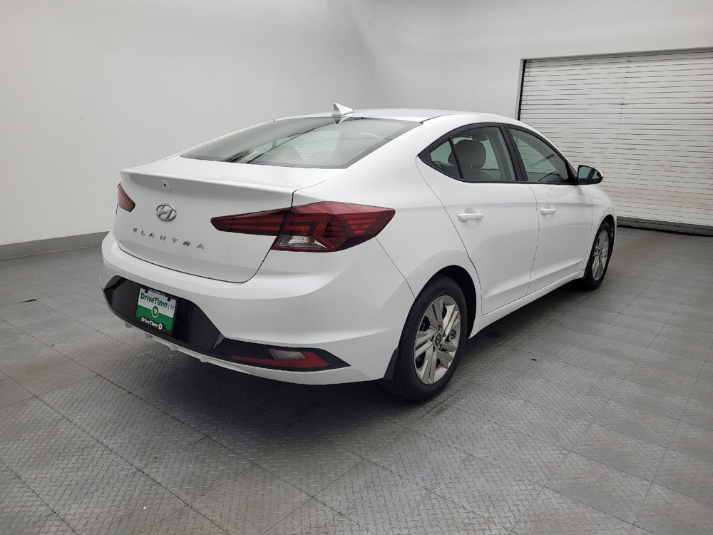 Used 2019 Hyundai Elantra SEL w/ Winter Weather Package FWD image 9