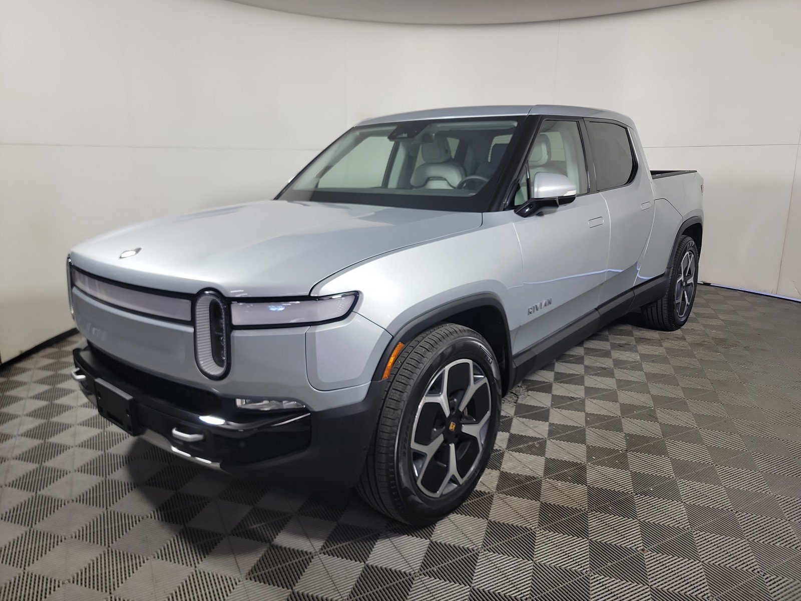 Used 2024 Rivian R1T Adventure