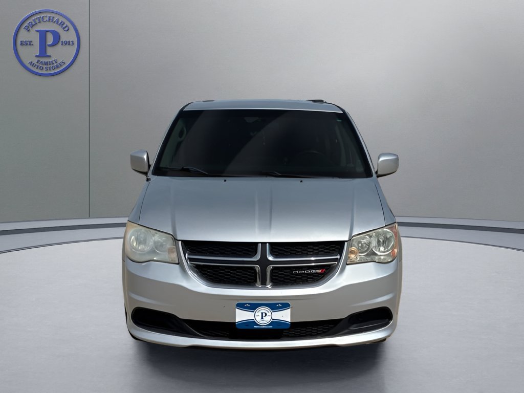 Used 2012 Dodge Grand Caravan SXT FWD image 2