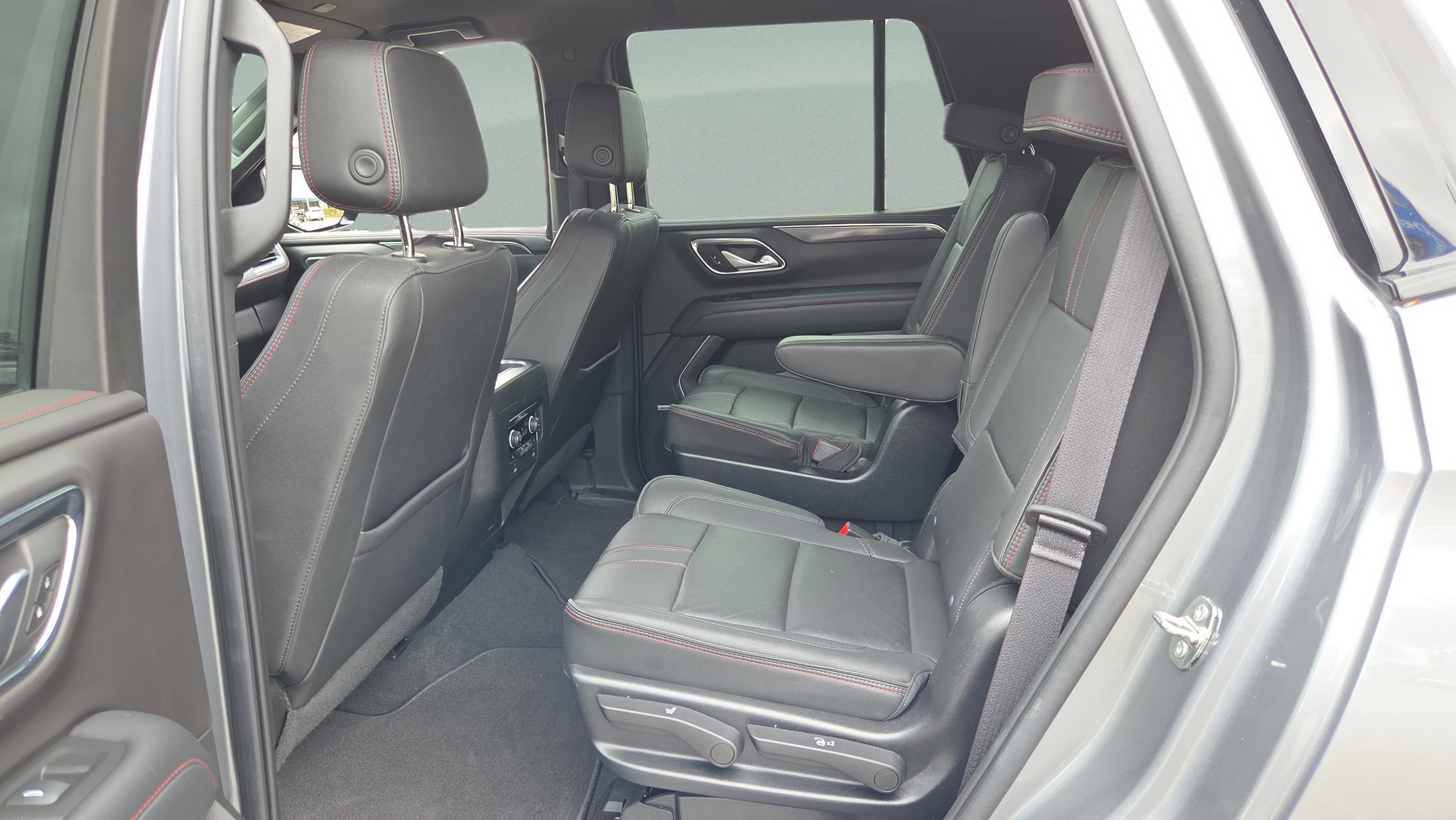 Used 2022 Chevrolet Tahoe RST w/ Luxury Package RWD image 10