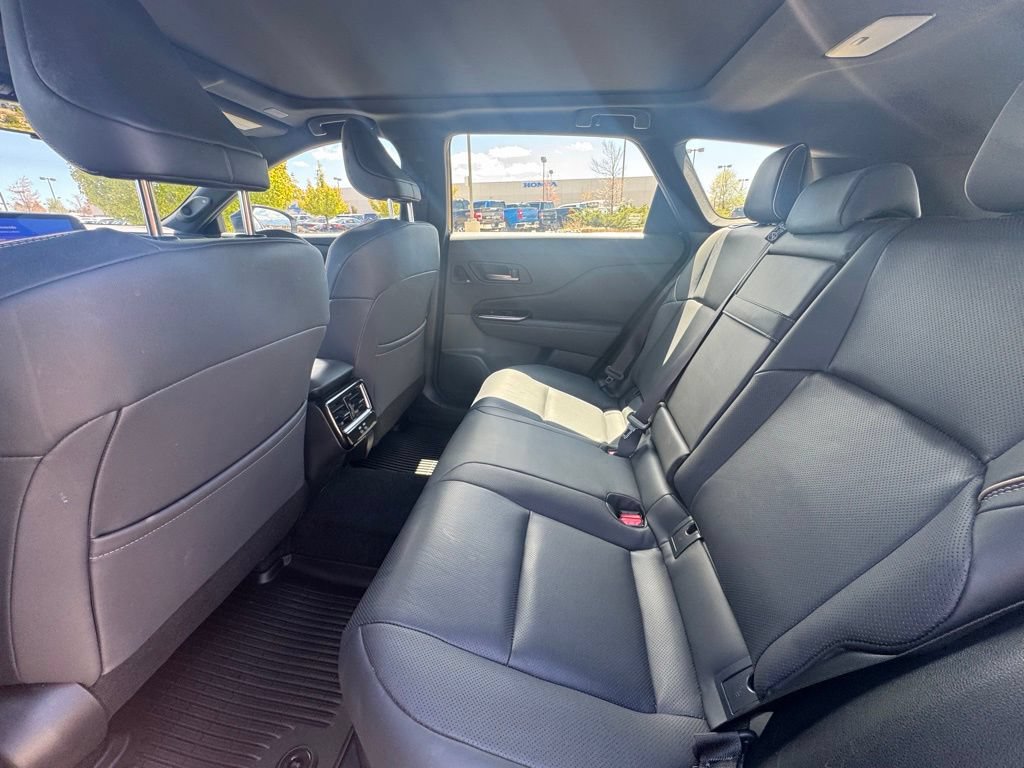 Used 2025 Toyota Crown Signia AWD/4WD image 16