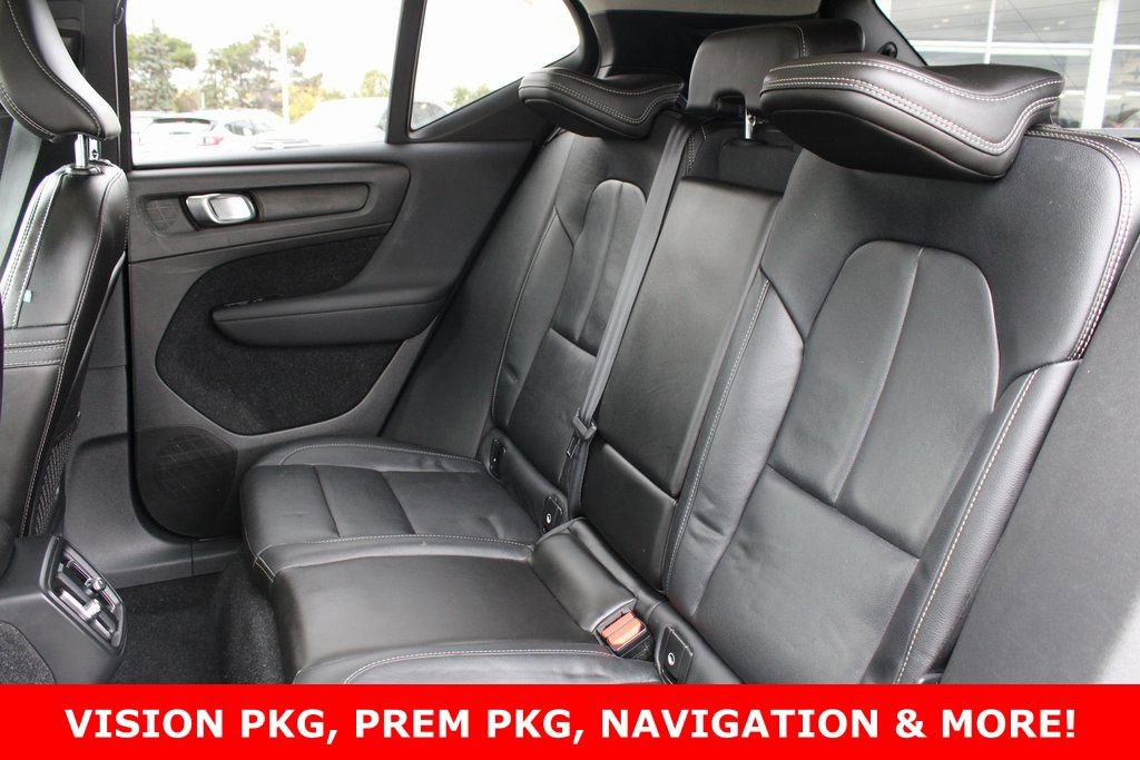 Used 2019 Volvo XC40 T5 Momentum image 24
