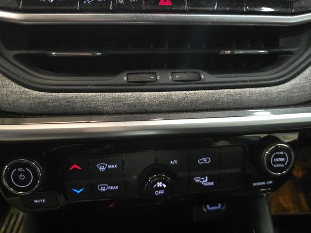 Used 2022 Jeep Compass Latitude image 17